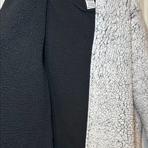 Victoria’s Secret Pink Sherpa Jacket Grey with Hood Size XS/Small Oversized - Picture 3 of 6